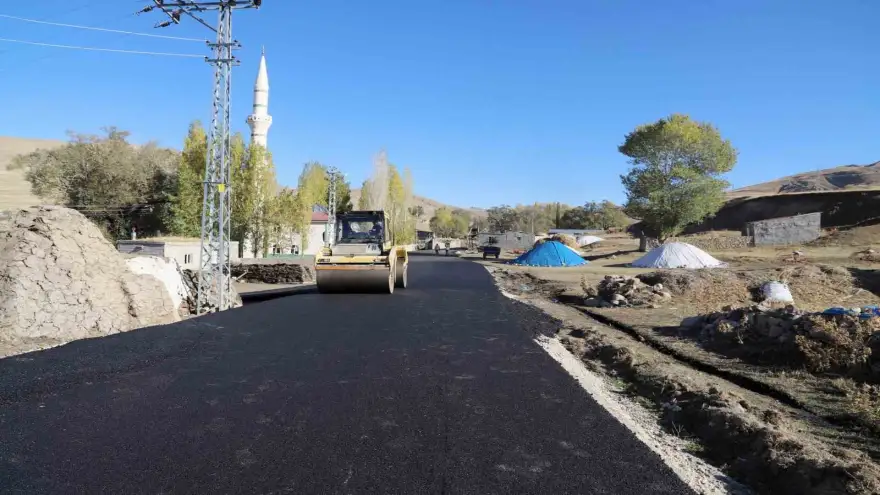 Doğubayazıt'ta köy yolları güçleniyor