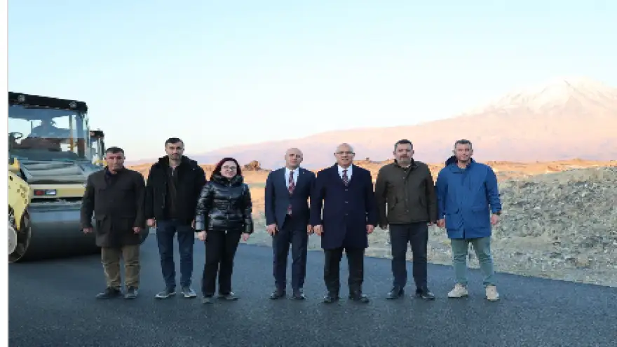 Vali Koç, Ağrı Dağı Eteklerindeki Demirtepe Köy Yolu Asfalt Çalışmalarını İnceledi