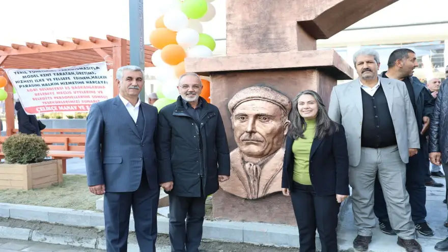 DENGBEJ ŞAKÎRO KENT MEYDANI AÇILDI