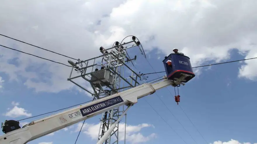 Aras EDAŞ, Patnos’ta enerji altyapısını güçlendirmeyi sürdürüyor