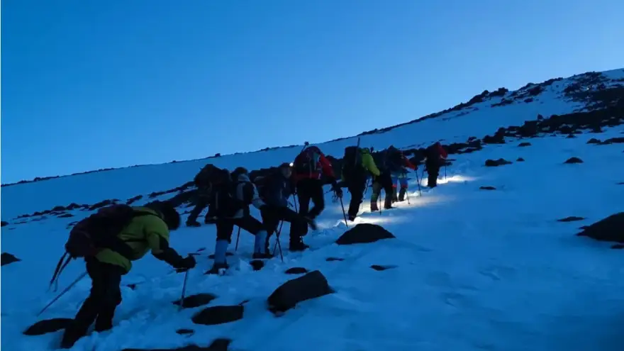Ağrı Dağı’nda kar altında zorlu tırmanış başladı