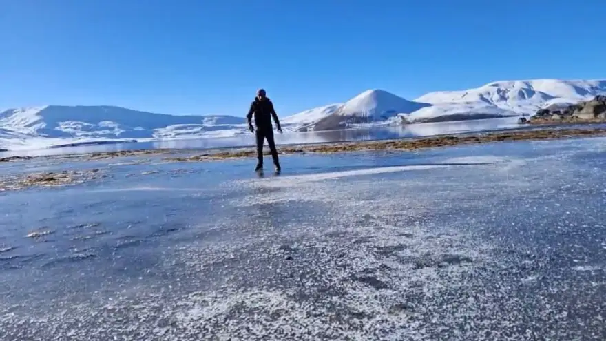 Balık Gölü kısmen buz tuttu