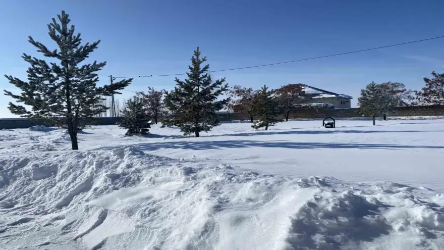 Ağrı’da soğuk hava etkisini sürdürüyor