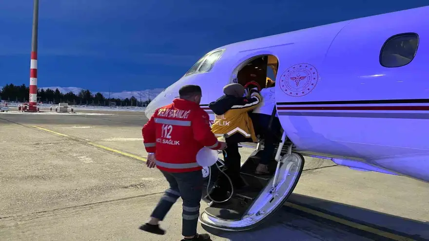 Ağrı’da kalp yetmezliği olan 5 aylık bebek uçak ambulansla Ankara’ya sevk edildi