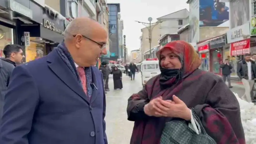 Ağrı’da Vali Koç’un vedasında duygusal anlar