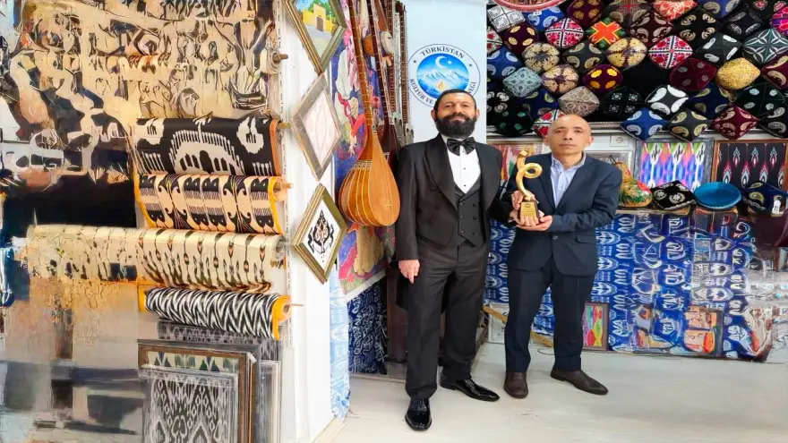 Akif Manaf “Birlik ve Barış Ödülü” ile Onurlandırıldı