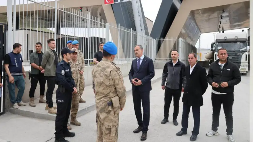 Modern görünüme kavuşan Gürbulak Sınır Kapısı’nda tır trafiği büyüdü, ticaret hacmi yükseldi