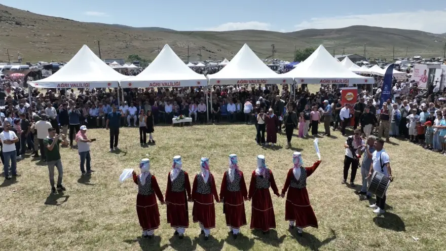Türkiye’nin en yüksek rakımlı tatlı su gölü Balık Gölü’nde şenlik coşkusu