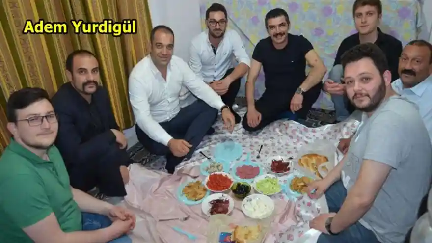 Üniversiteli Gençlerin Soruları Terletti
