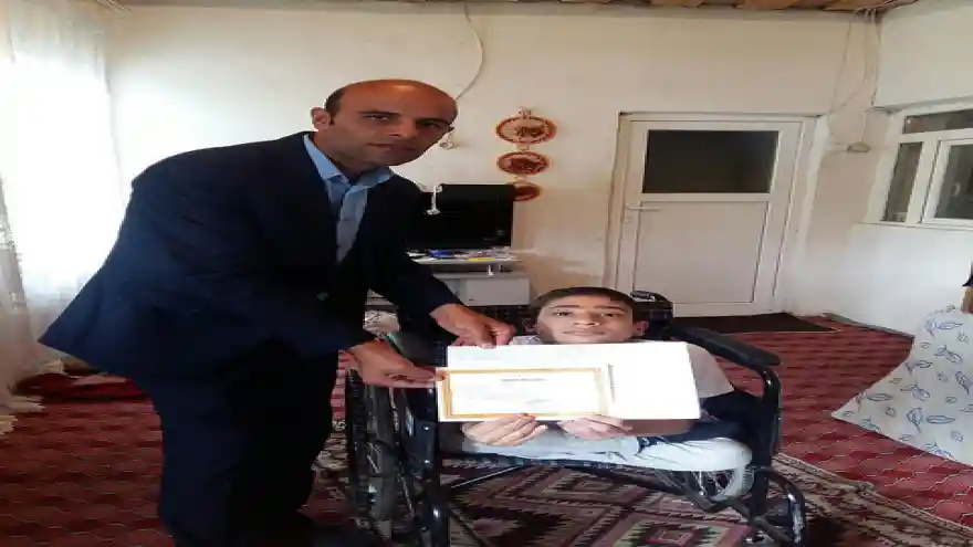 Ağrı'da 60 engelli öğrenci karneleri aldı