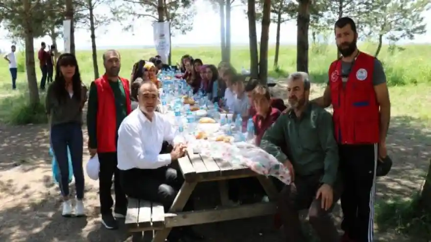 AĞRI GENÇLİK MERKEZİ PKNİKTE BİR ARAYA GELDİ
