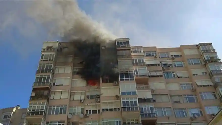 Zincirlikuyu'da eski askeri lojmanlarda yangın
