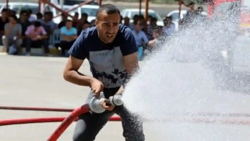 Zamanla Yarıştılar 
