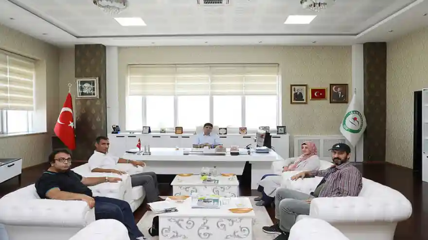 IĞDIR BELEDİYESİ YÖNETİCİLERİNDEN REKTÖR ALMA'YA ZİYARET