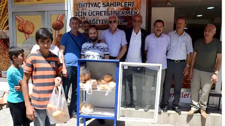 'Askıda ekmek' Çağrısına Destek
