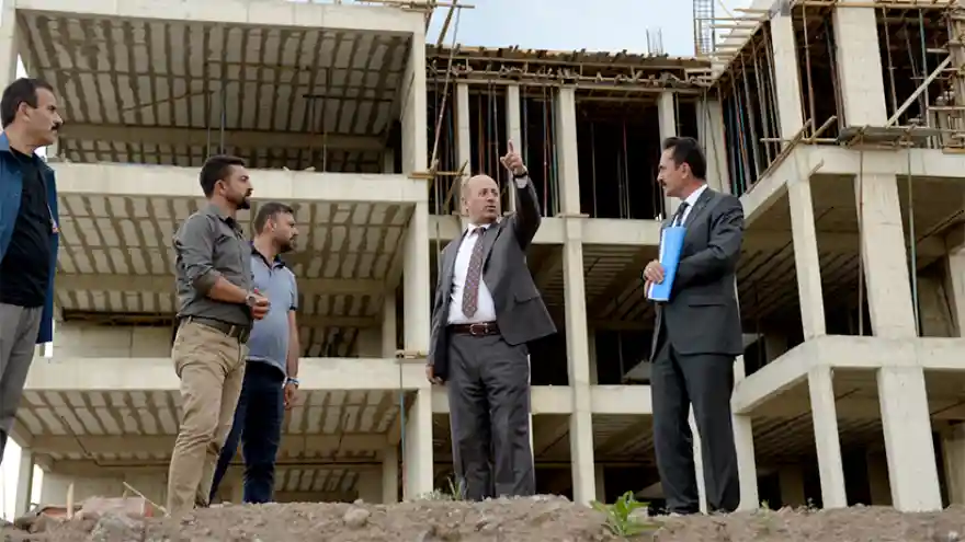 Okul İnşaatlarına Vali Takibi
