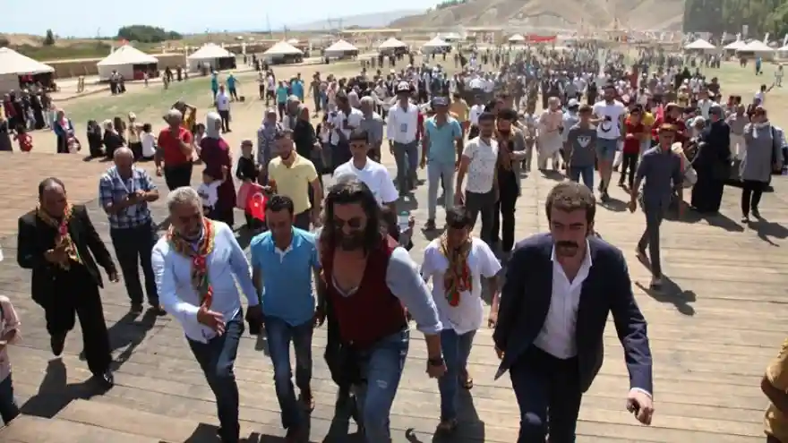 Törenlerin İlgi Odağı Oldular
