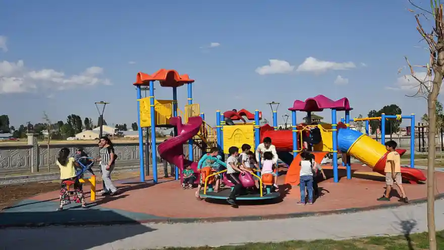 Ağrı Belediyesinden Yeni Parklar Hızla Hizmete Açıyor
