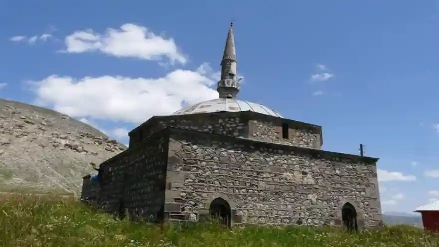 Ağrı-Eleşkirt'te Urartular döneminde günümüze TOPRAKKALE