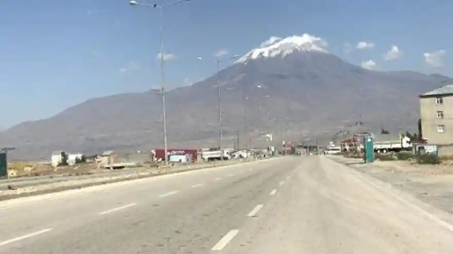 AĞRI DAĞI BEYAZA ŞAPKASINI TAKTI
