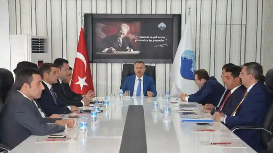 Vali Elban, Vali Yardımcıları ve Kaymakamlar İle Değerlendirme Toplantısı Yaptı