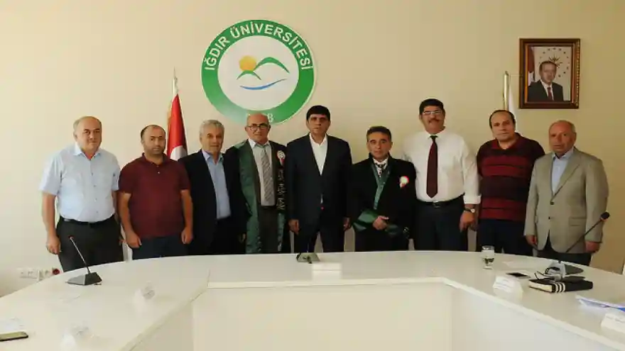IĞDIR ÜNİVERSİTESİNDEN PROFESÖRLÜK VE DOÇENTLİK UNVANI ALAN ÖĞRETİM ÜYELERİ CÜBBELERİNİ GİYDİ