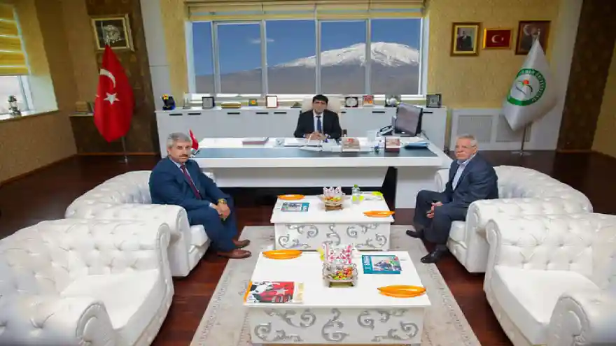 İSTANBUL IĞDIRLILAR DERNEĞİ BAŞKANI ALTINTAŞ'TAN REKTÖR ALMA'YA ZİYARET