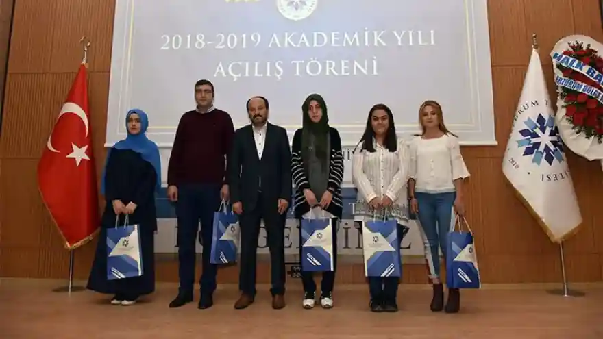 ETÜ'ye Dereceyle Girdiler
