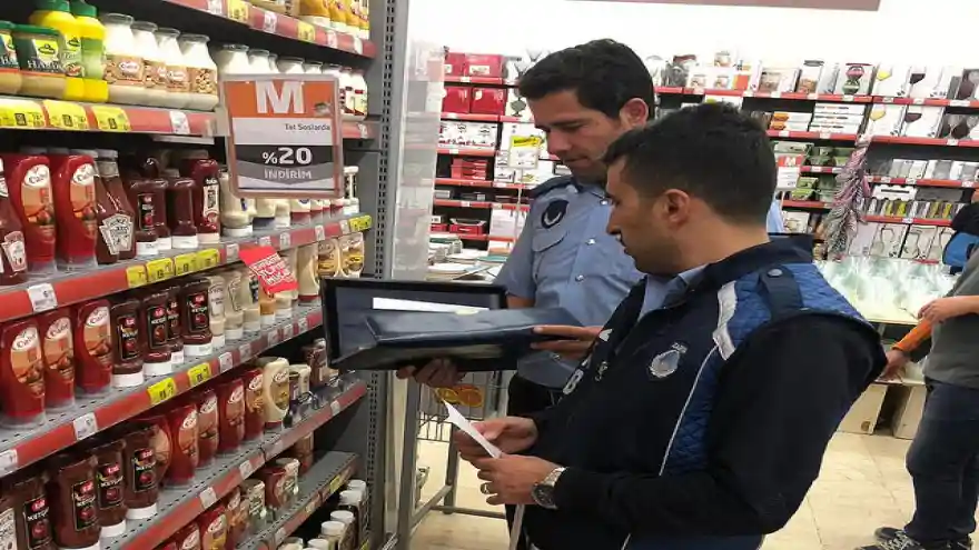 Zabıta Ekiplerinden Market Denetimi