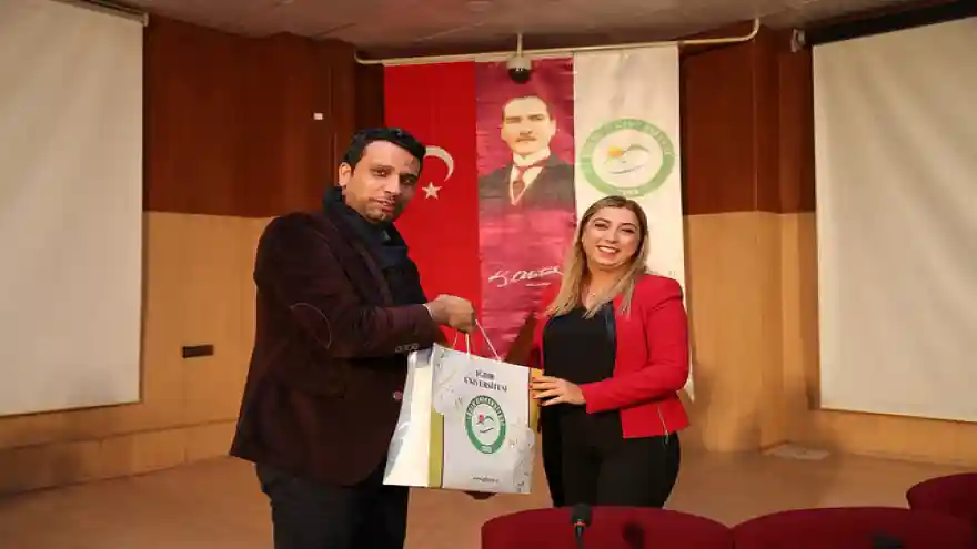 ÜNİVERSİTE de 'OTİZM VE UYARAN EKSİKLİĞİ' İLE İLGİLİ KONFERANS VERİLDİ