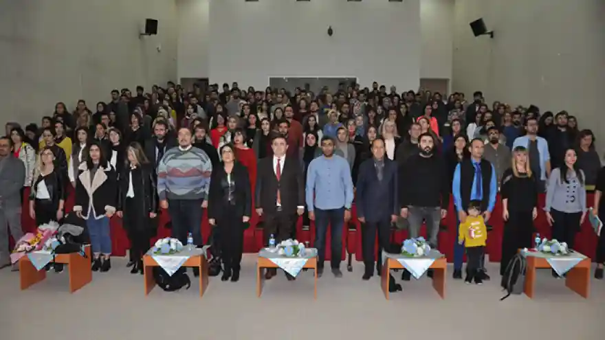 KAÜ'de "Çocuk Resmi Analizi" Konferansı düzenlendi
