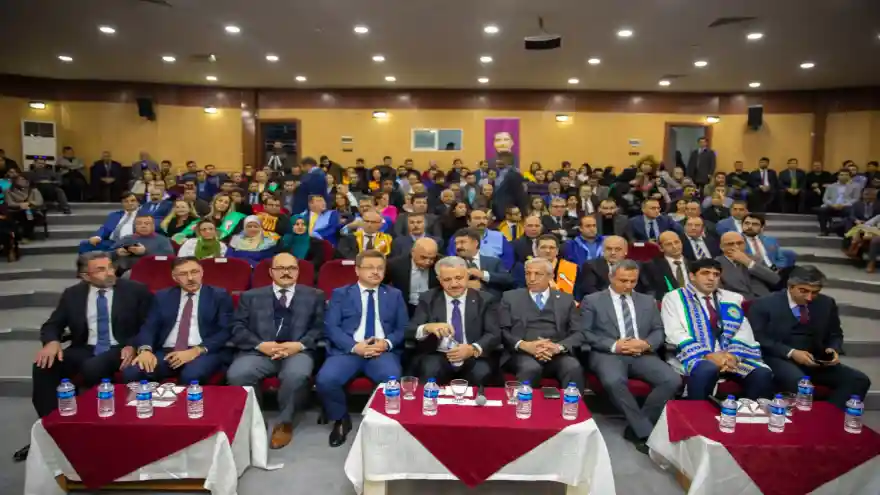 Iğdır Üniversitesinde Akademik Yıl Açılış Töreni Coşku İçinde Gerçekleştirildi
