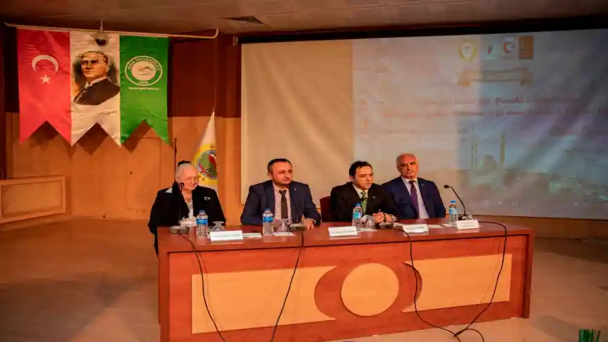 Dünden Bugüne Iğdır Konulu Panele Yoğun İlgi