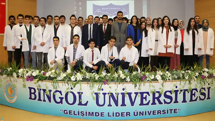 Diş Hekimliği Öğrencileri Önlük Giydi 
