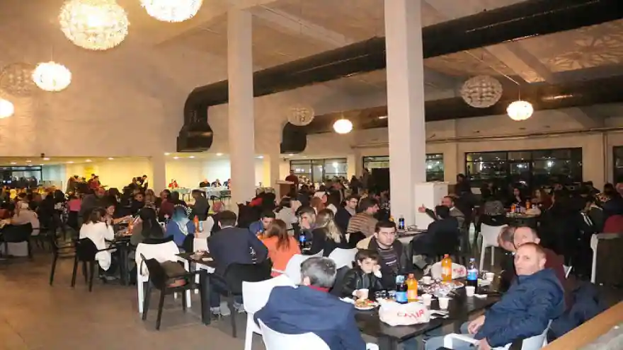 AĞRI'DA ÖĞRETMENLERE YEMEK VERİLDİ