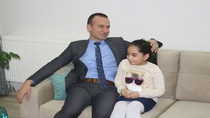 AĞRI MİLLİ EĞİTİM MÜDÜRÜ TEKİN, DAVETİNİ KABUL ETTİĞİ ÖĞRENCİNİN EVİNE MİSAFİR OLDU