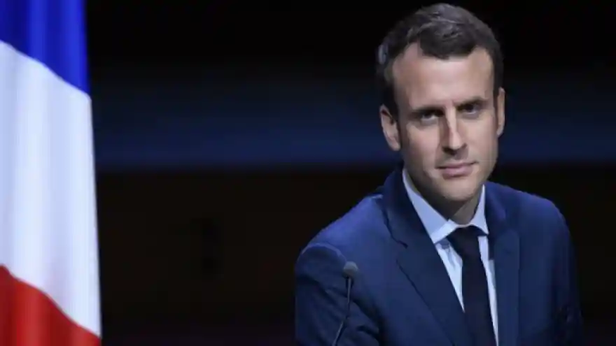 Macron "Sorumluluğu üzerime alıyorum" dedi: Ekonomik ve sosyal bir olağanüstü hal ilan edeceğim