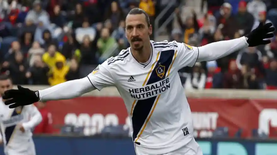 Ibrahimovic ABD'de kalıyor