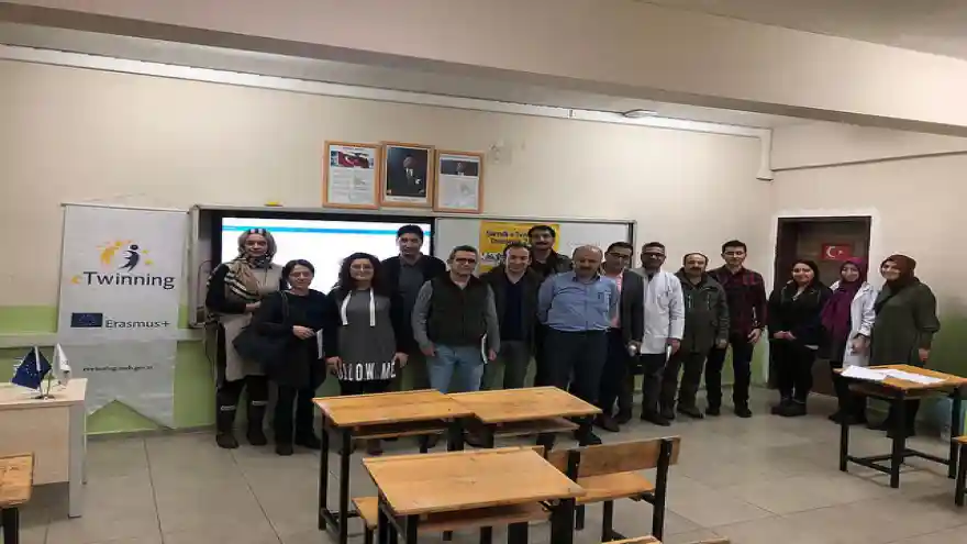 AĞRI'DA ETWİNNİNG BİLGİLENDİRME TOPLANTISI