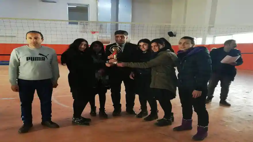 SANTRANÇ ŞAMPİYONLARI BELLİ OLDU