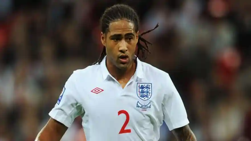 Glen Johnson futbolu bıraktı

