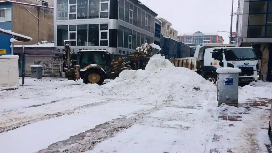 DOĞUBAYAZIT BELEDİYESİNİN KAR TEMZİLEME ÇALIŞMALARI