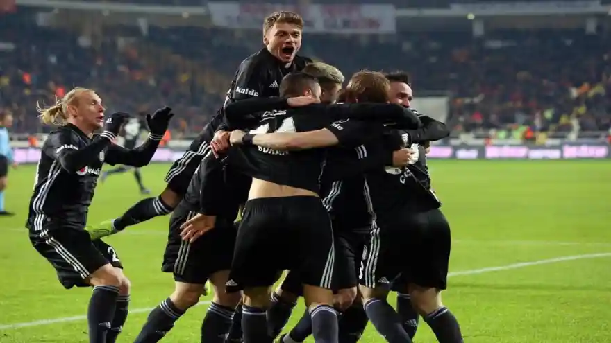 Beşiktaş iki attı, üç aldı
