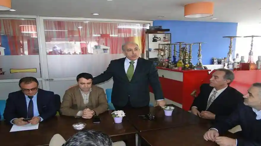 DOĞUBAYAZIT'TA AK PARTİNİN KADROLARI KAHVALTIDA BİR ARAYA GELDİ