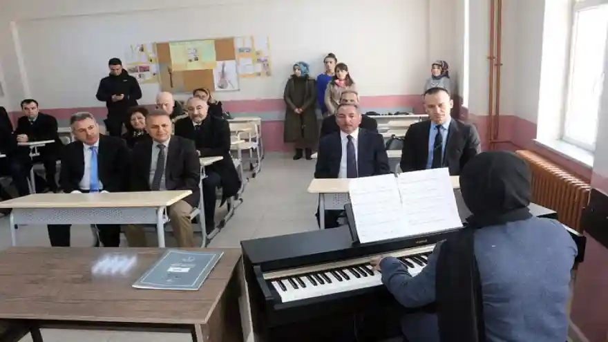 Ağrı'da Erol Parlak Güzel Sanatlar Lisesi Açıldı