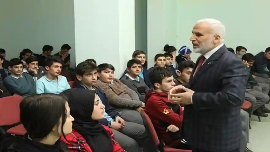 İL MÜFTÜSÜ TANDOĞAN TOPÇU, LİSELİ GENÇLERLE HASBİHAL ETTİ