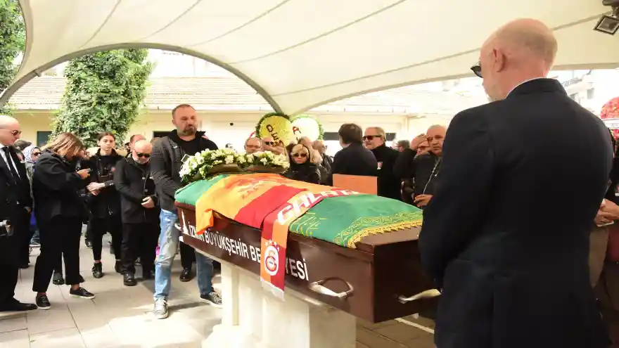 Demet Akbağ'ın eşi Zafer Çika son yolculuğuna uğurlanıyor