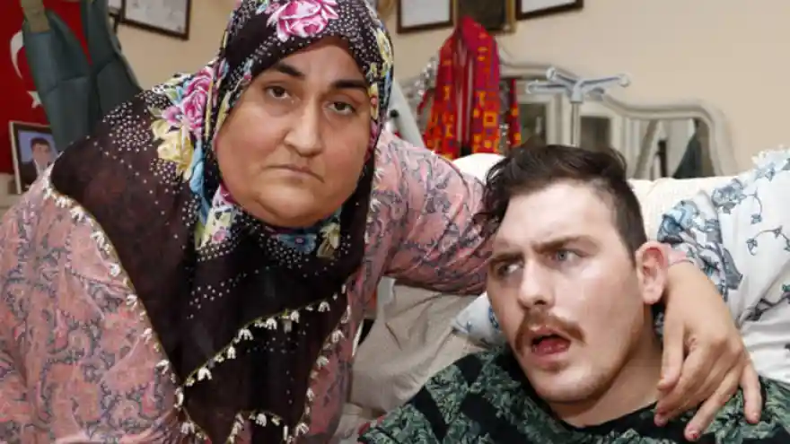 Trafik kazası sonrası yatalak olan Rus genci evlat edinen Gülsüm Kabadayı'nın hikâyesi film oluyor