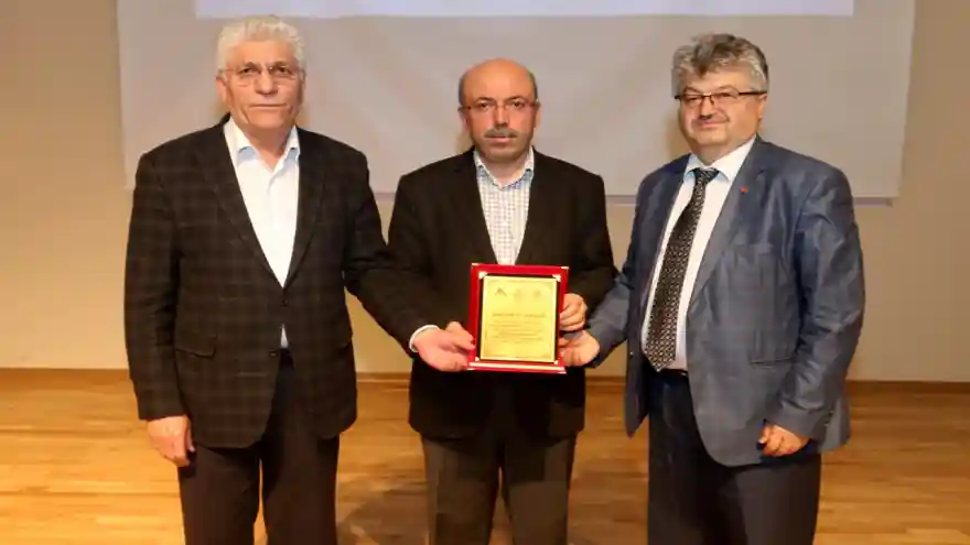 AİÇÜ'de Gençliğin Kişilik İnşası Konulu Konferans Düzenlendi