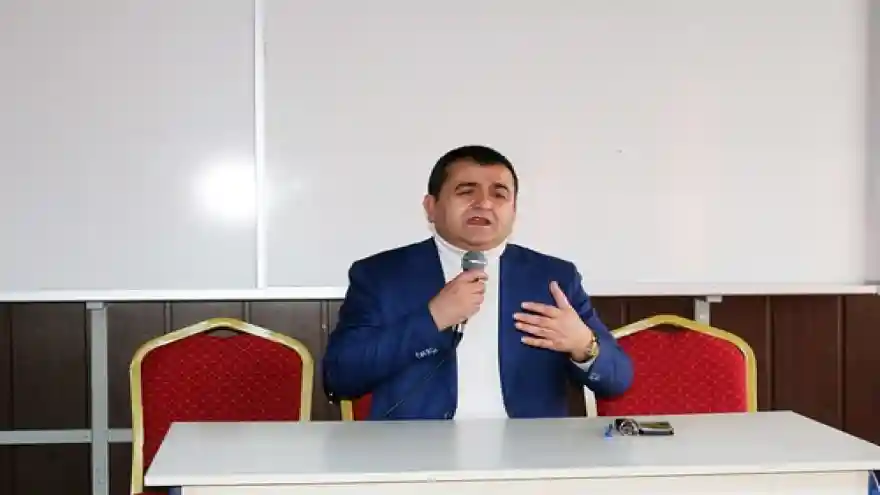 EĞİTİMCİ YAZAR FERZENDE TANIŞIR, LİSE ÖĞRENCİLERİYLE BULUŞTU